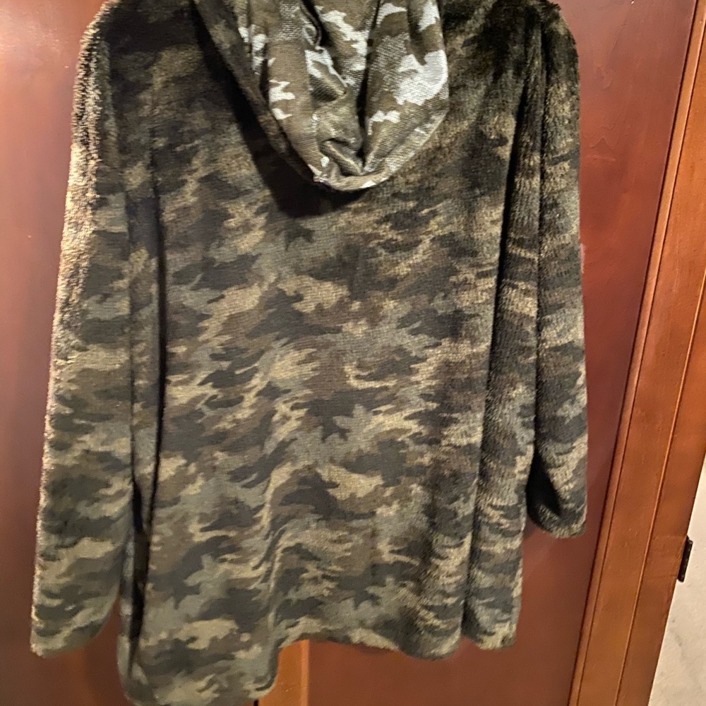 Buttonless sweater - Picture 3 of 4